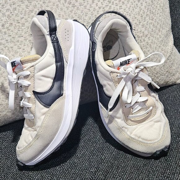 Ladies Nike Waffle Debut - 7.5 - Picture 2 of 10